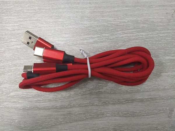 高光布藝編織一拖三數(shù)據(jù)線，深圳數(shù)據(jù)線定制生產(chǎn)廠家